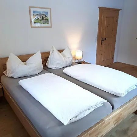 Apartmenthaus Paradise 度假居 *